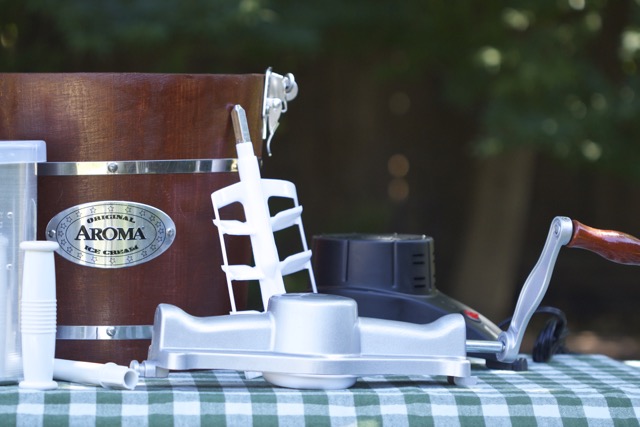 Aroma Old Fashioned Ice Cream Maker |cooking-outdoors.com | Gary House