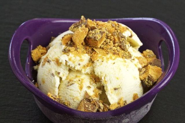 ButterFinger Vanilla Ice Cream | Cooking-Outdoors.com | Gary House